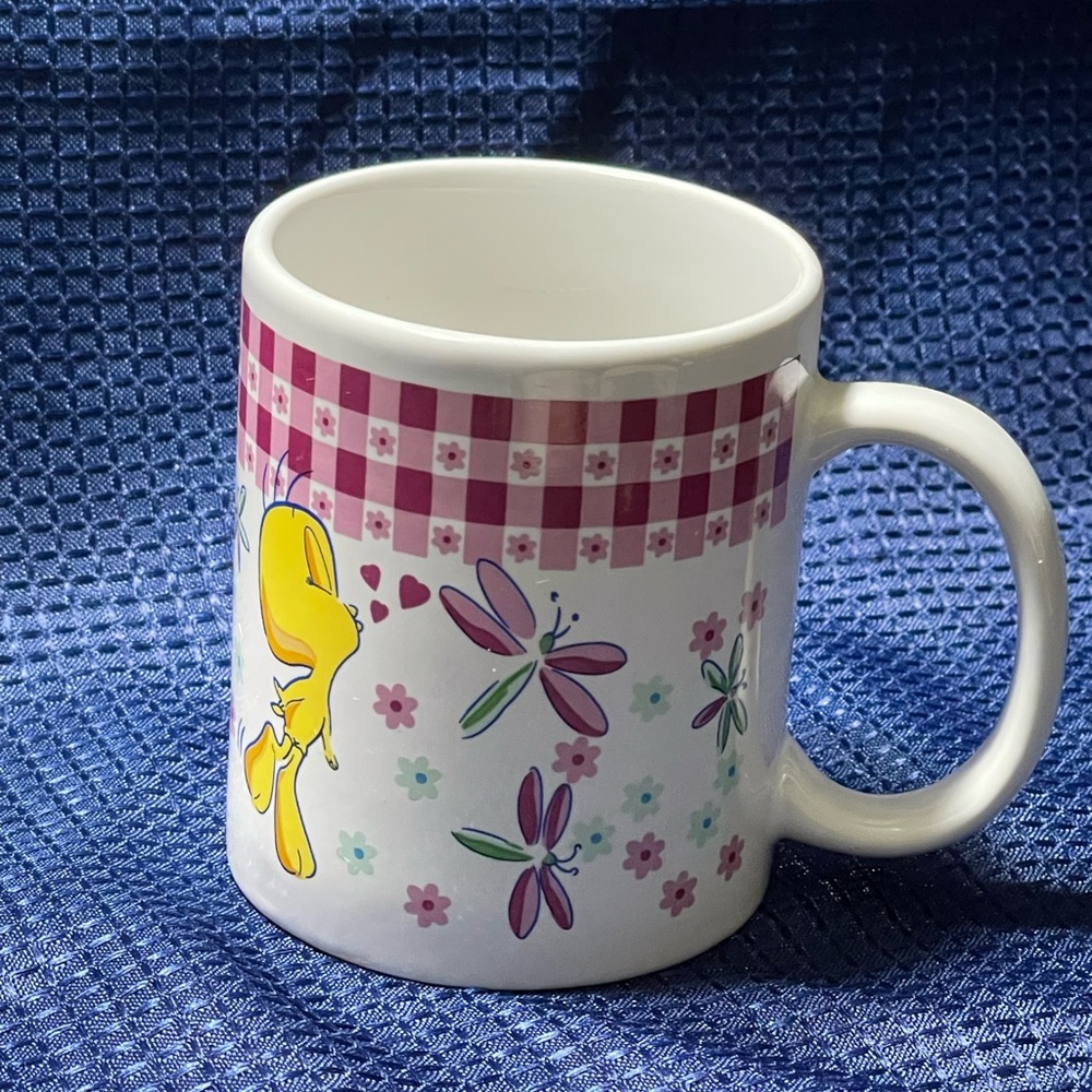 Tweety Looney Tunes Spring Kisses Mug
